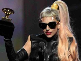 Lady Gaga schrieb weihnachten 2015 auf instagramsie hätte einen „weißen engel“ geschenkt bekommen. worum handelte es sich?